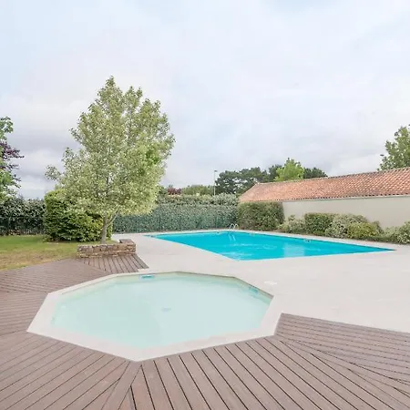 Appartement Familial Avec Balcon Et Piscine Commune Daire *