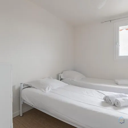 Appartement Familial Avec Balcon Et Piscine Commune